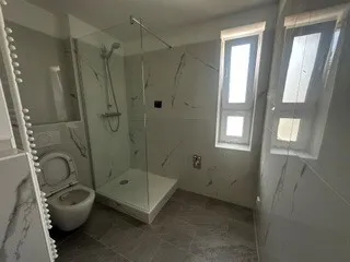 Erstbezug nach hochwertiger Sanierung: Stilvolle 3-Zimmer-Wohnung — photo 1
